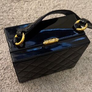 Authentic Chanel Elegant vintage Black Quilted Handbag
